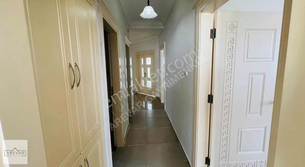 Güvenevler De 13 Yıllık 3+1 160 M2 3. Kat Satılık Hasarsız Daire