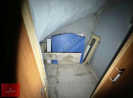 İlk Yerleşim Mahallesi Barış Çarşısı Karşısı Bağımsız Tripleks