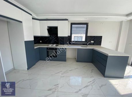 Güre' De Dağ Deniz Manzaralı 3+1 Satılık Villa