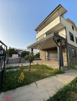 Dikili Gülkent Sitesinde Satılık Villa