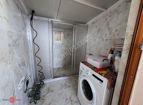 Dikili Bademli Yolunda Deniz Manzaralı Satılık 4+1 Bahçeli Villa