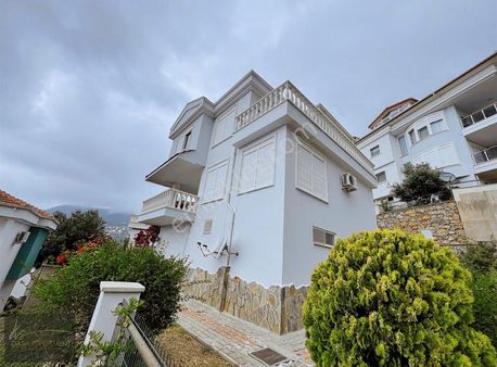 Alanya Bektaşta İkamete Uygun Villa