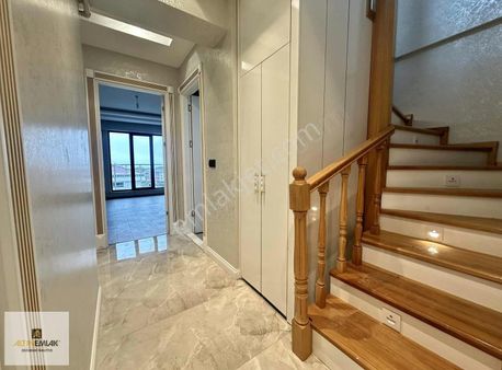 Altın Emlak'tan Şehir Merkezinde 4+1 Satılık Dubleks Daire