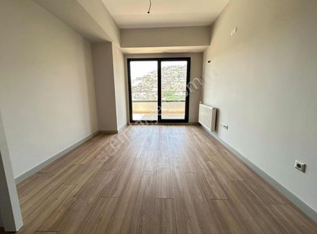 Konak İzka Merkez Yaşam Kiralık Sıfır Teraslı 1+1 Daire
