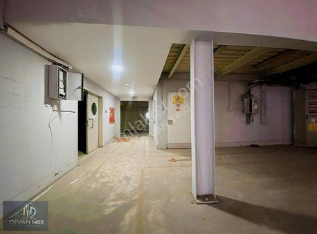 Mahmutbeyde 3500 M2 Cadde Üzerinde Tır Girişine Uygun Kiralık