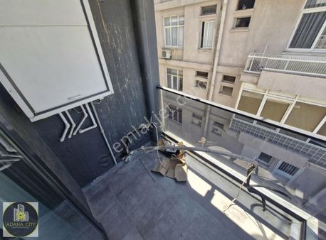 Çarşı Merkez 'de Cadde Üzerinde Temiz Ve Masrafsız.