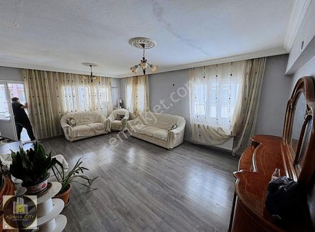 Gündoğdu Civ. Düşük Katlı Kaya Gibi 3+1 Kapalı Mutfak&3 Balkon