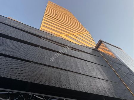 Pek Emlaktan Bayraklı Biva Tower De 10. Kat Ta 2+1 Satılık Daire