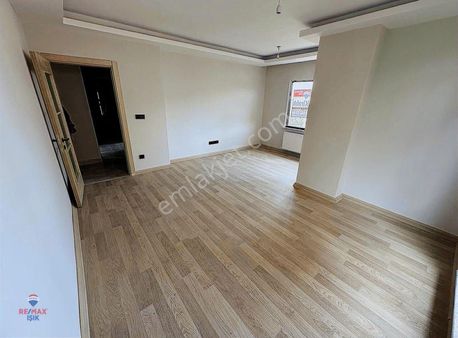 Sultanbeyli Bosna Bulvarinda 3+2 Harika Dubles