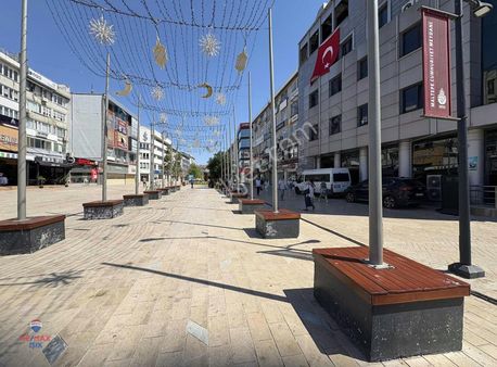 Maltepe Bağdat Caddesi Ercan İş Merkezinde Satılık