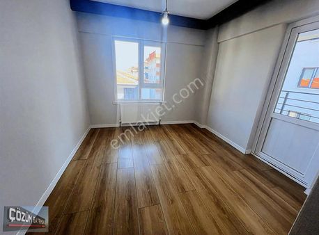 Çözümde Fırsat Cadde Kenarı 4+1 Fuul Yapılı Kapalı Garajlı Daire