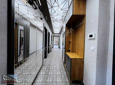 Çözüm'den Cadde Üstü,park Manzaralı,cam Balkonlu,full 3+1 Daire.