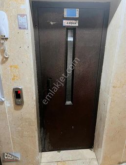 Çözüm'den Ana Cadde Kenarı Full Yapılı Hamamlı Güney İskanlı.