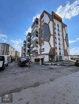 Işık Gayrimenkul'den Kombina Buzkıranlar'da 4+1 Satılık Daire