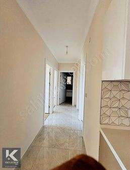 Kınaylardan Özdil Apartmanı Pazaryerinde İskanlı Arakat Daire