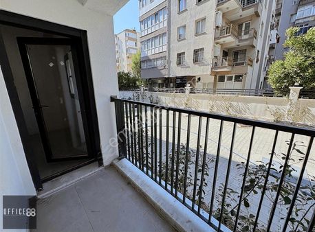 Manavkuyunun Merkezinde Yüksek Bahçe Cephe, Öğrenciye Uygun