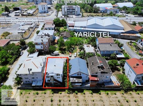 Dündar Gayrimenkul'den Yarıcı Tel Arkası Müstakil Üç Katlı Ev