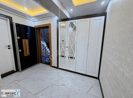 Torbalı İzban Dibinde Site İçi Emsallerinden Uygun