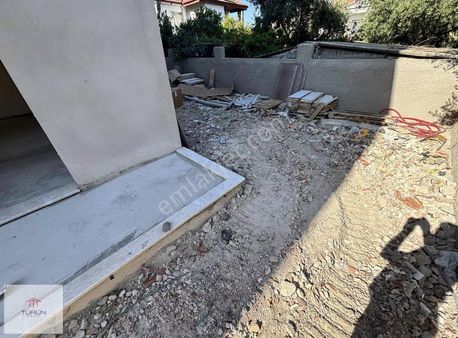 Fethiye Cami Mahallesinde Giriş Kat 2+1 Satılık Daire