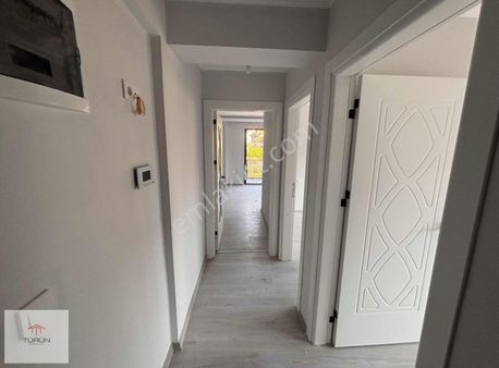 Seydikemer Menekşe Mahallesinde Ara Kat 2+1 Satılık Daire