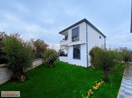 Güneşli Gayrimenkul'den Özel Tasarım Lüks 5+1 Villa