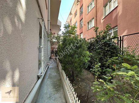 Satılık Esat Caddesi Paraleli Komple Yenilenmiş 3+1 Fırsat Daire