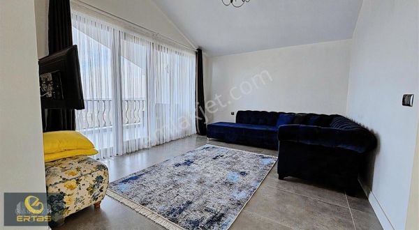 Sapancada Muhteşem Göl Manzaralı Lüks 4+1 Eşyalı Villa