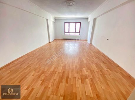 Efe Gayrimenkul'den Caddeye Yakın Kat Konumunda Kupon Daire!!!