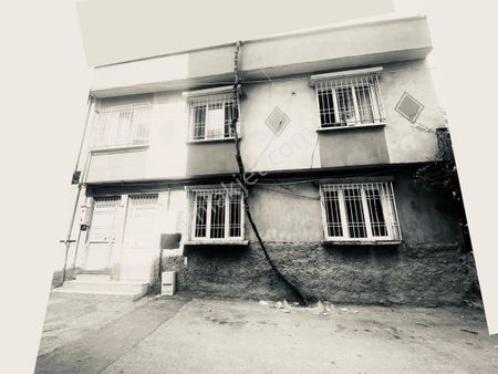 60. Yılda .120 M 2 Katlı, 1. Kat 2+1-2. Kat 3+1. Dopalgazlı Temiz Uygun Ev