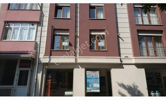 Atatürk Cd Ptt Karşısında 1+1 Full Eşyalı Kiralık Daire