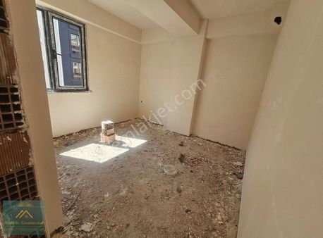 Anadolu Gayrimenkul'den Cumhuriyet Mah. Satılık 1+1 Fırsat Daire