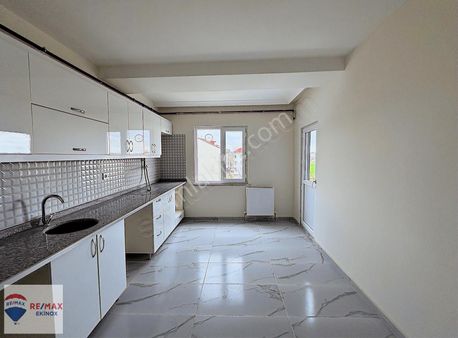 Tekirdağ Kapaklı Mahallesinde Re/max Ekinox'tan Satılık 3+1daire