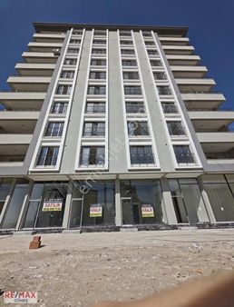 Yüz Akında 125 Metrekare Sıfır 8 M Yola Cephe Dükkan