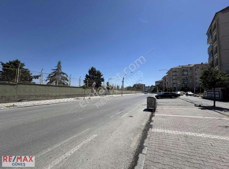 Çöşnük'te Askeri Kışla'nın Karşısında Remax Güneşten 3+1 Daire