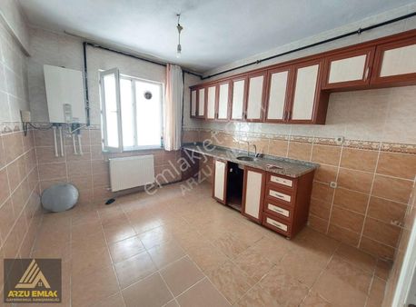 Arzu Emlaktan Gazi Mah Satılık 3+1 İki Balkonlu Daire