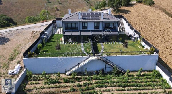 Karamürsel Karapınar Mahallesinde Satılık Müstakil Villa