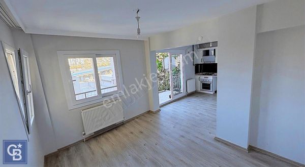 Eğitim Mahallesi'nde Full Tadilatlı 2+1 Satılık Daire