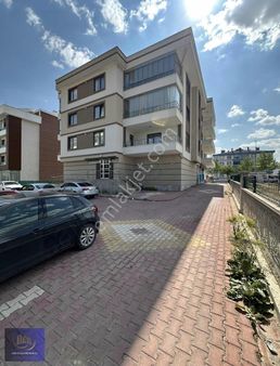 Şafak Cadddesinin En Geniş Satılık 3 Cepheli Arakat 2+1 Dairesi