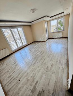 Başakşehir Güvercintepe'de Merkezi Konumda 3+1 (güler Yapı)