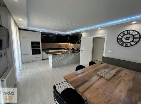 Kafeler Caddesi Arkası Boğaziçi Bloklarında Satılık Bakımlı 4+1