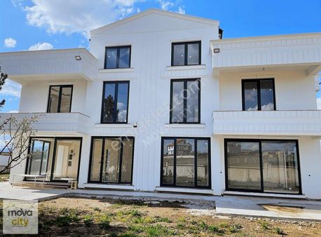 Buhara Evler Bölgesinde Satılık Villa