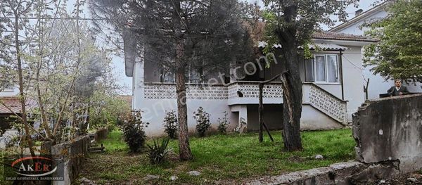 735 Metrekare Arsa İçinde Harika Konumda Müstakil Ev Ve Arsası