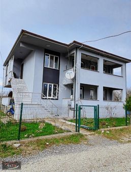 Bir Dönüm Arsa İçinde İki Katlı İki Daireden Oluşan Müstakil Ev