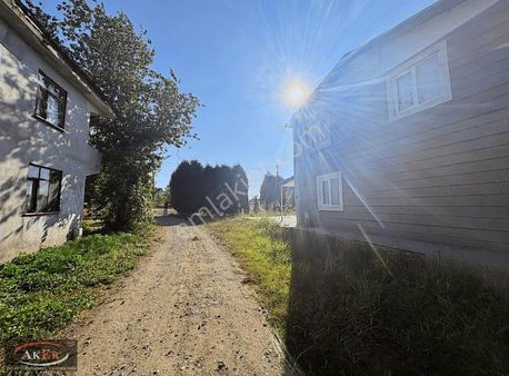 Pazarköyde 964m2 Müstakil Ev Ve Arsası