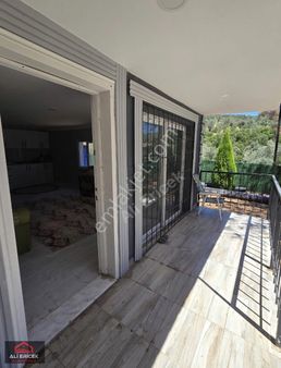 Kemalpaşa Ulucakta Merkeze Yakın Lokasyonda Müstakil Evli Bahçe