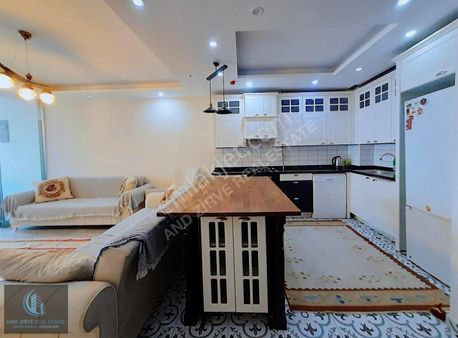 Mersin Deniz Mah'de Denizi Gören Havuzlu Kombili Geniş 2+1