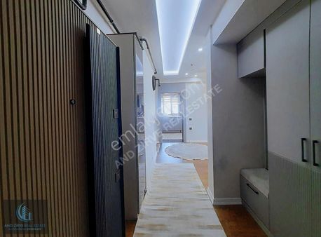 Mersin Eski Mezitli Mah'de Bağımsız Mutfak Kombili Geniş 2+1