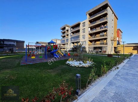 Worldland'dan Tepe Bölge Lüks Ara Kat Geniş 2+1 Satılık Daire !