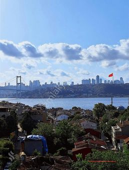 Beylerbeyinde Boğaz Manzaralı Müstakil Bahçeli Ev