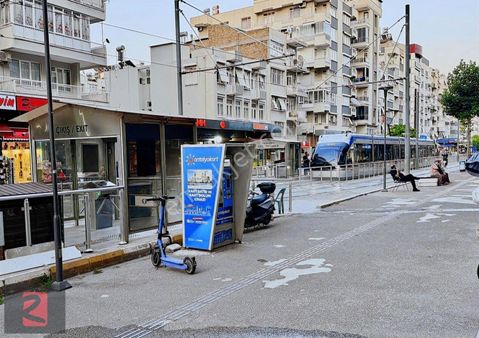 Muratpaşa Kapalı Tramvay Yolunda 130 M2 Kiralık Dükkan